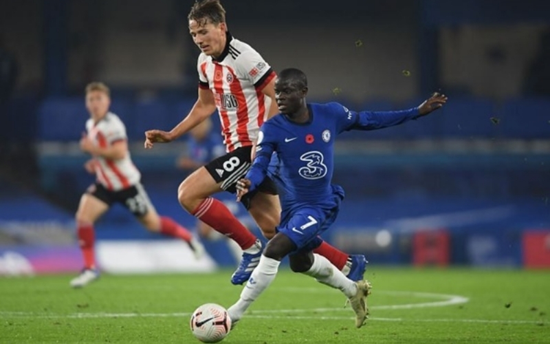 Vai trò tiền vệ mỏ neo (Anchor Man) trong hệ thống phòng ngự hiện đại.